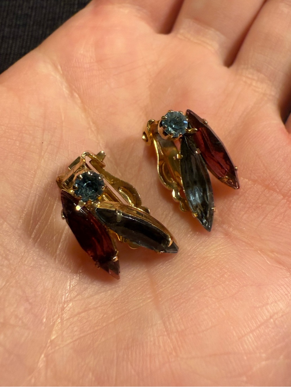 Vintage Marquise Burgundy and Blue clip earring